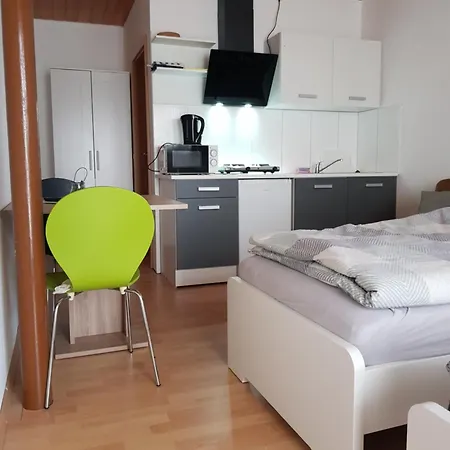 Monteurdoppelzimmer Mit Kueche, Bad * גאיסלינגן אן דר סטייג'